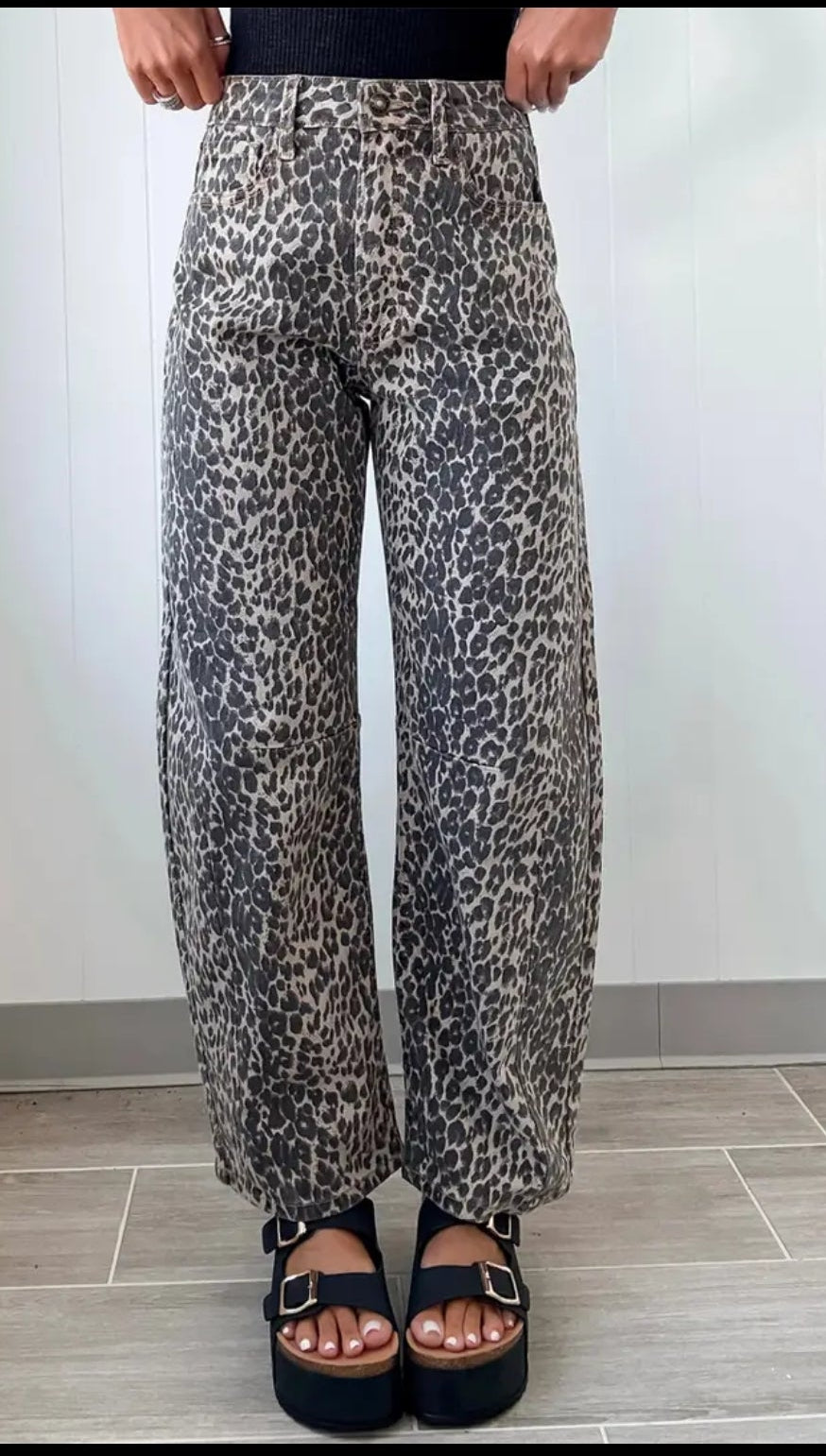 Black Leopard Print High
Waist Barrel Jeans
