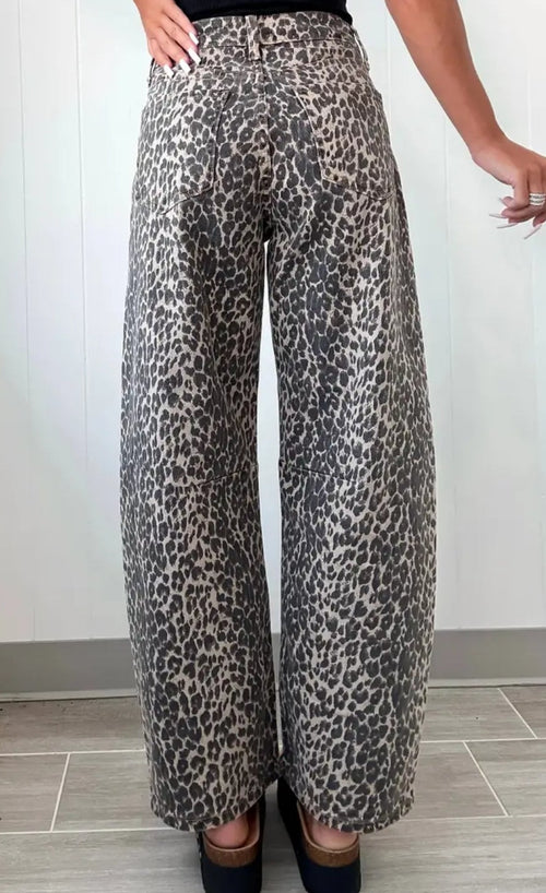 Black Leopard Print High
Waist Barrel Jeans